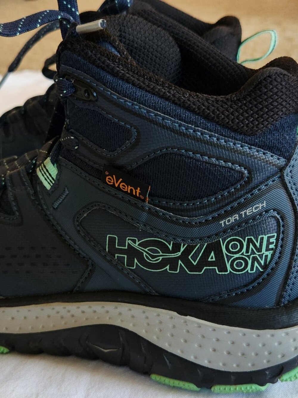 Hoka One One Tor Tech Mid WP Waterproof Hiking Boots, Size 7 - Picture 10 of 11